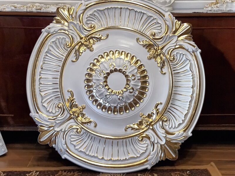 Foita Aurie. profile decorative.