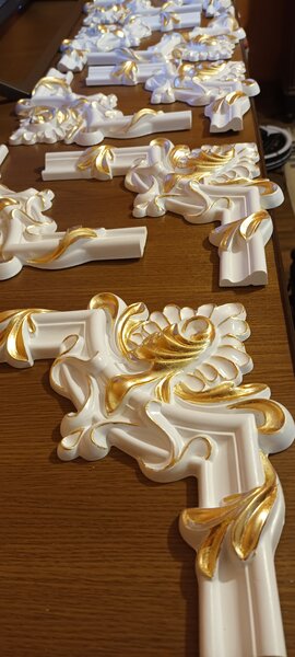 Foita Aurie. profile decorative.