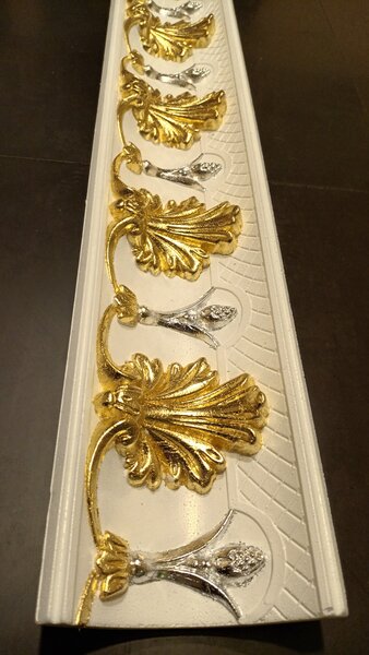 Foita Aurie. profile decorative.