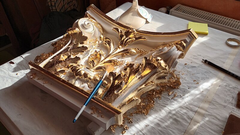 Foita Aurie. profile decorative.